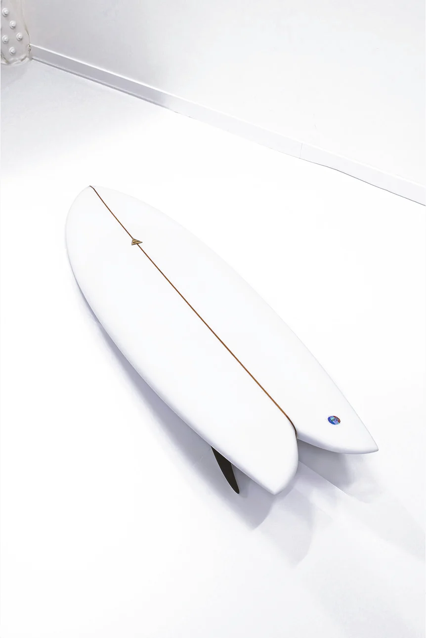 B52 Addiction Surfboards — Vue trois-quarts