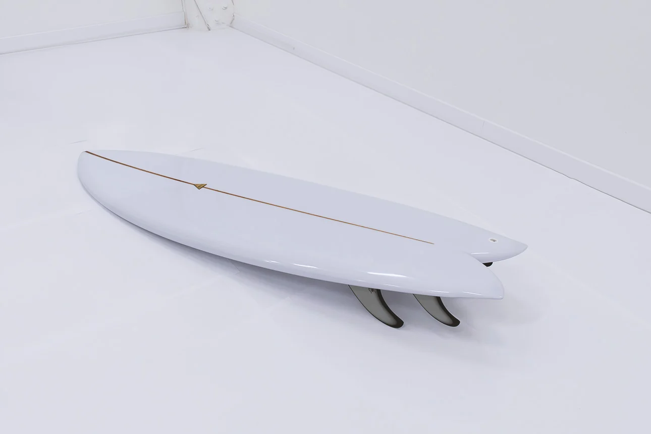 B54 Addiction Surfboards — Outline en perspective