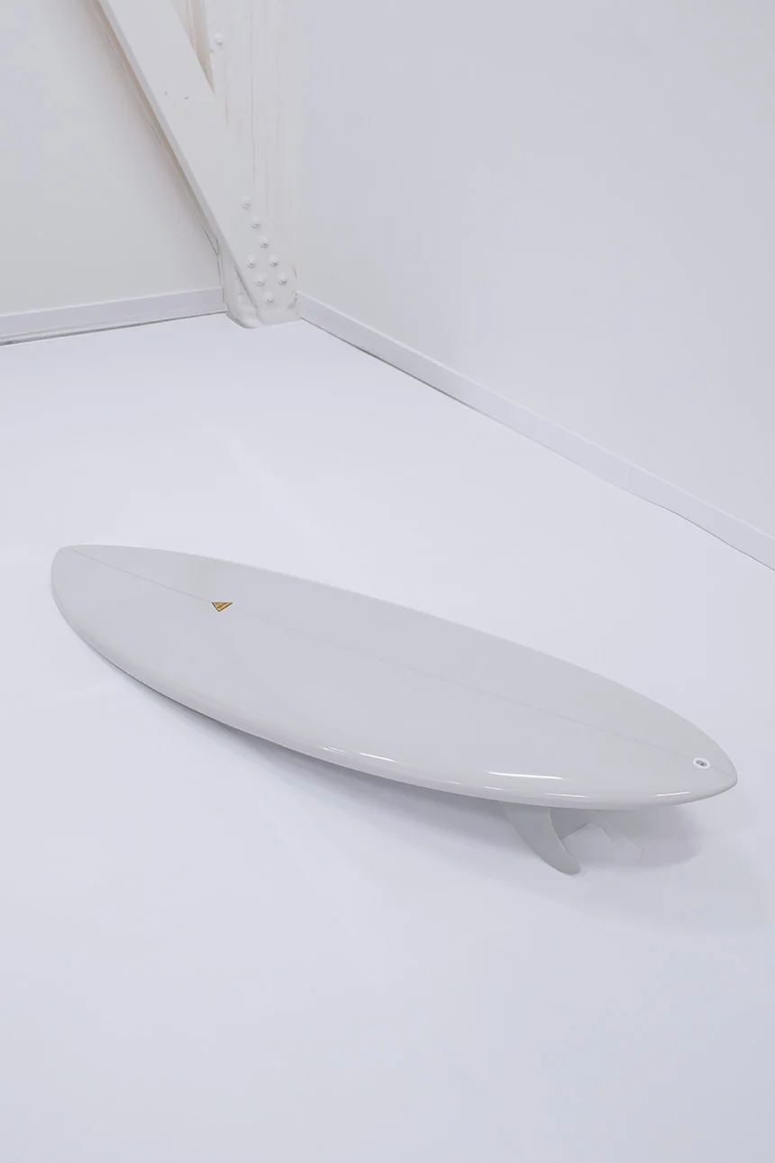 Crest Addiction Surfboards — Vue trois-quarts