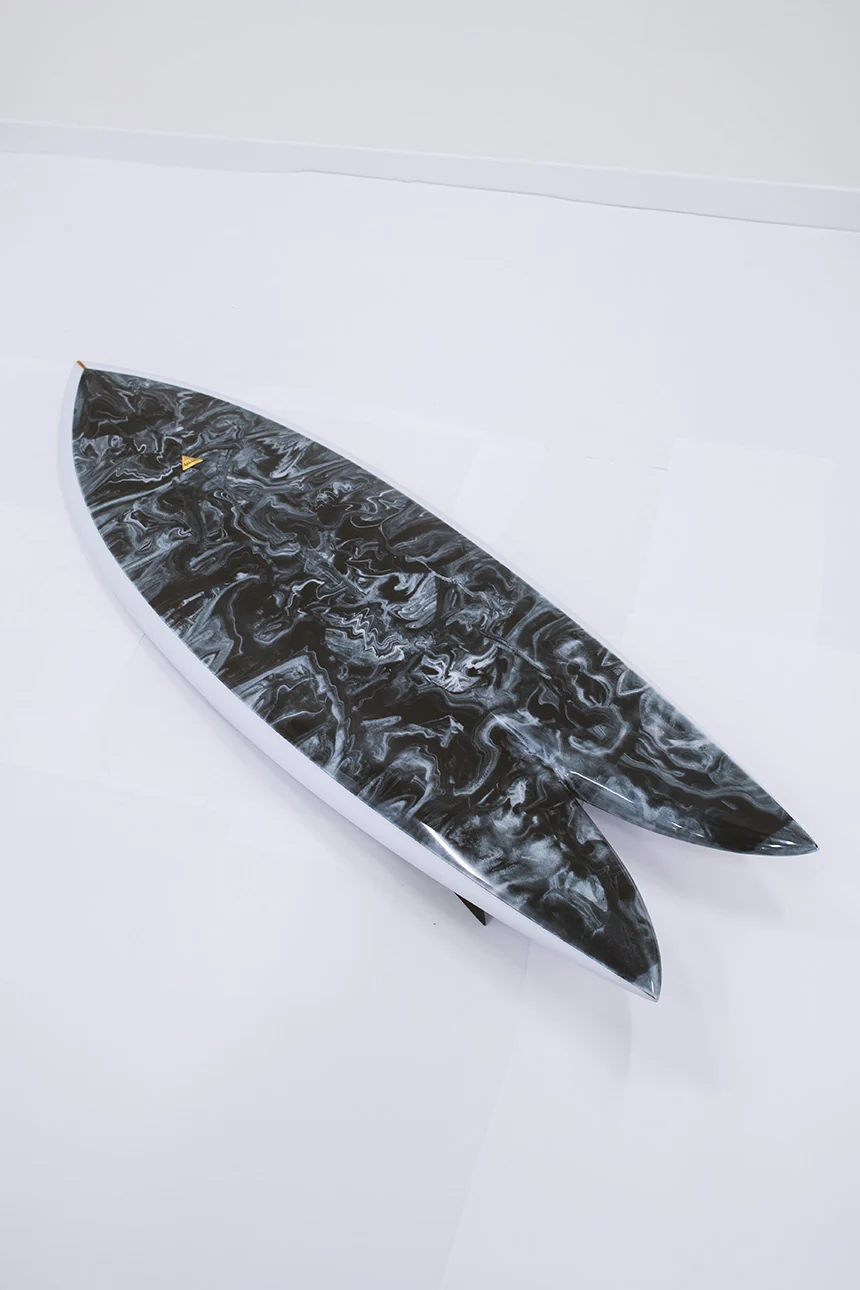 Split Tongue Addiction Surfboards — Vue trois-quarts