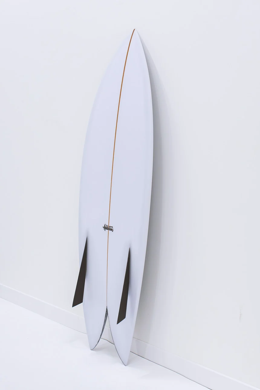 Split Tongue Addiction Surfboards — Outline en perspective