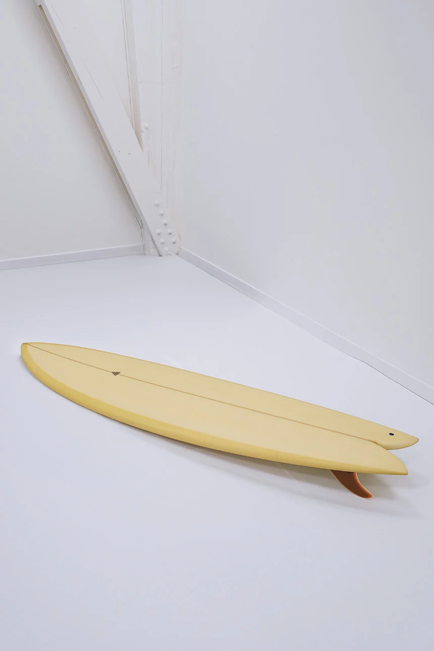 Thrive Addiction Surfboards — Vue trois-quarts